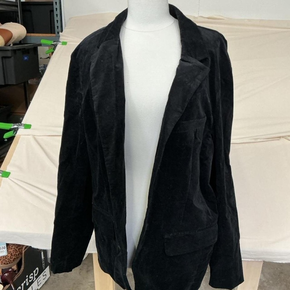 A New Day Black Velvet Blazer – Women's Large – NWT 🖤✨